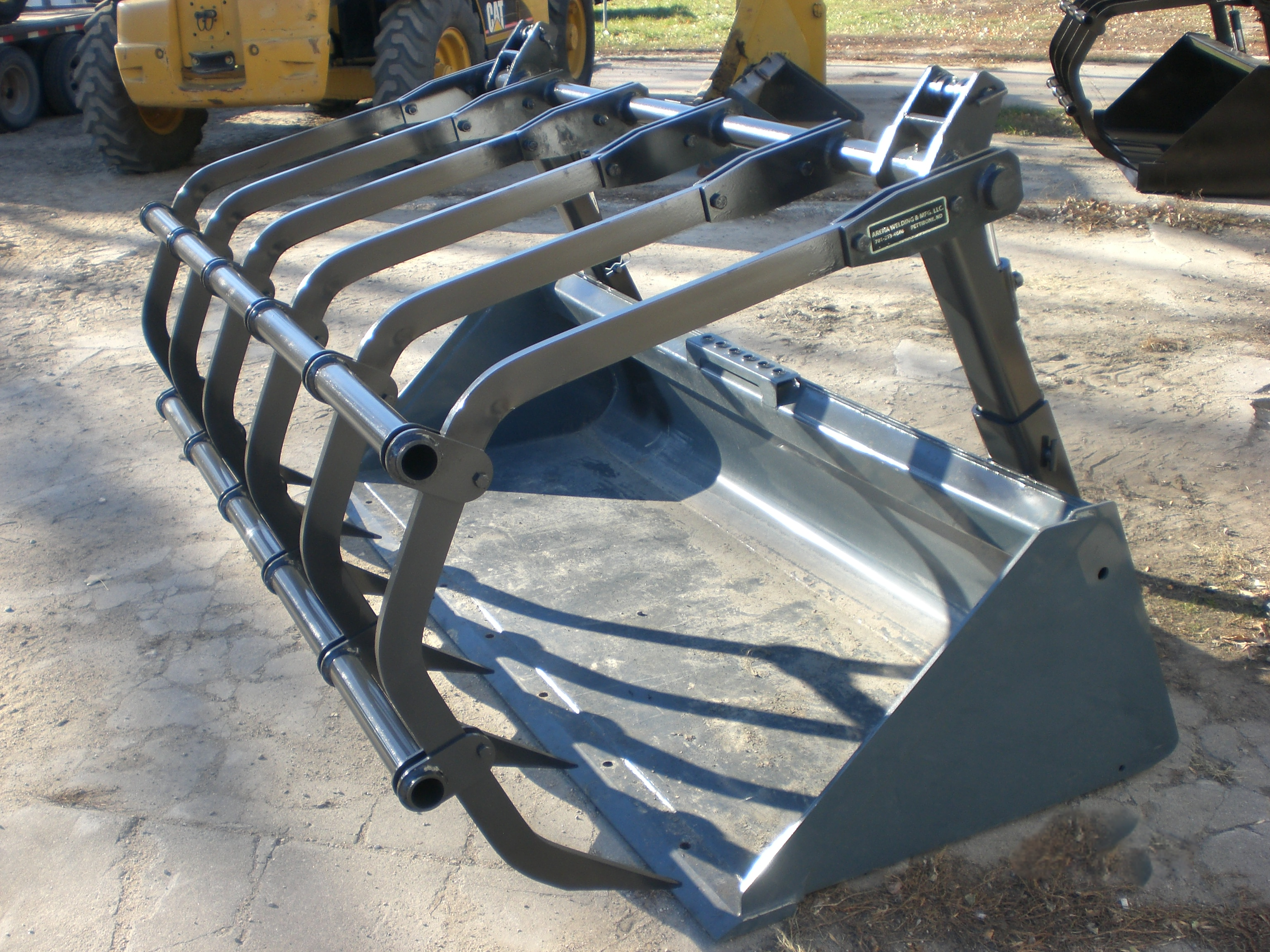 Heavy-Duty Skid Steer Grapple